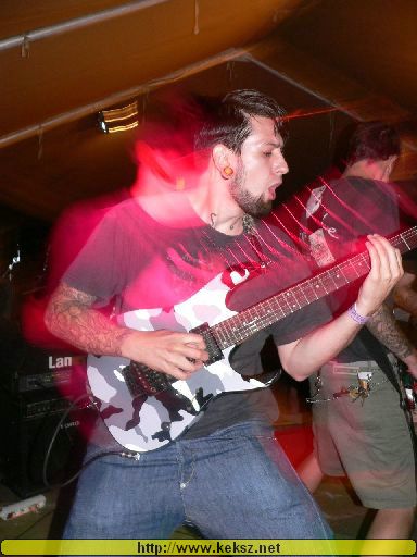 050714-1375-spadeful_of_dust.jpg