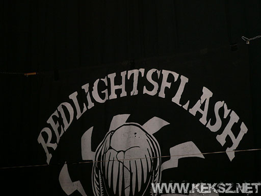 070709-1029-redlightsflash.jpg