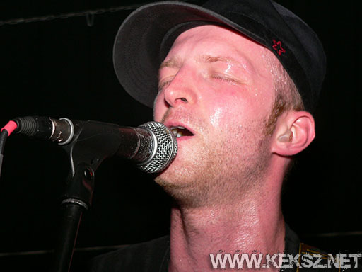 070709-1031-redlightsflash.jpg