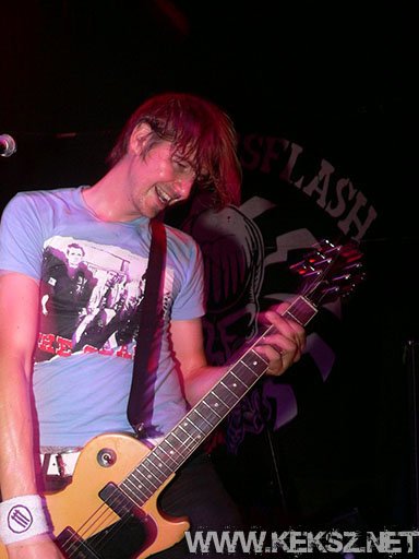 070709-1033-redlightsflash.jpg