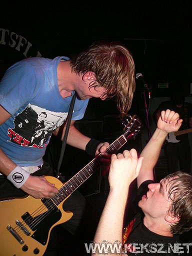 070709-1053-redlightsflash.jpg