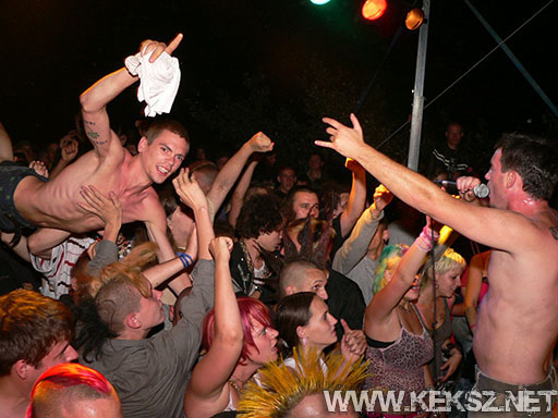 070714-1310-fegyelmezo_reszleg.jpg
