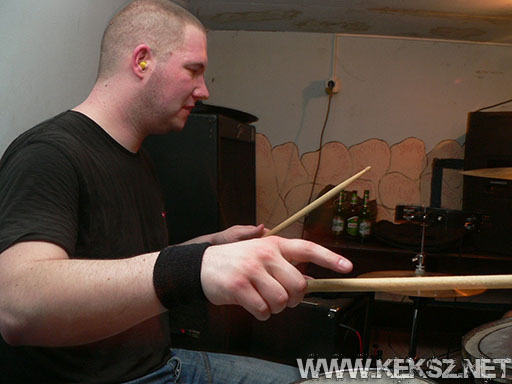 090417-1133-fegyelmezo_reszleg.jpg