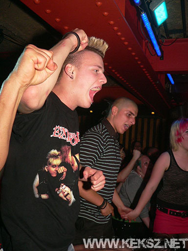 090515-1040-fegyelmezo_reszleg.jpg