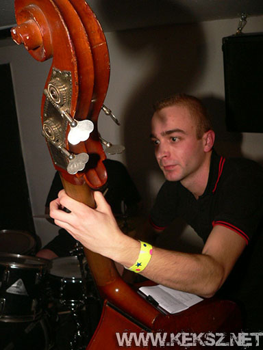 091230-1085-hellfreaks.jpg