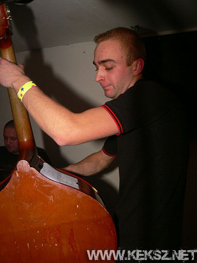 091230-1092-hellfreaks.jpg